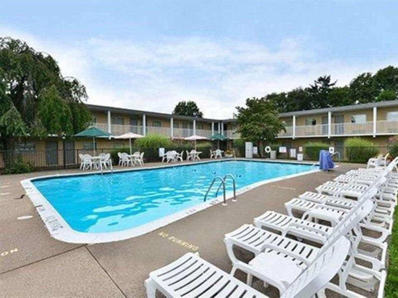 Econo Lodge Inn & Suites Shamokin Dam - Selinsgrove Exterior photo